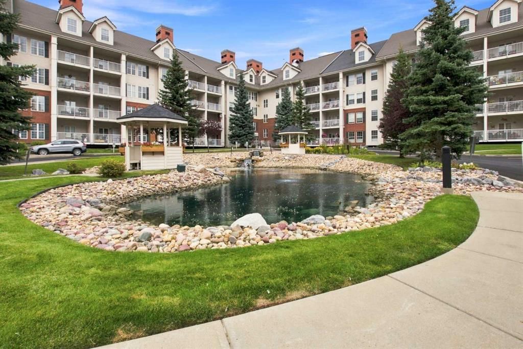 2453, 151 Country Village Road NE, Calgary — photo 2 of 36