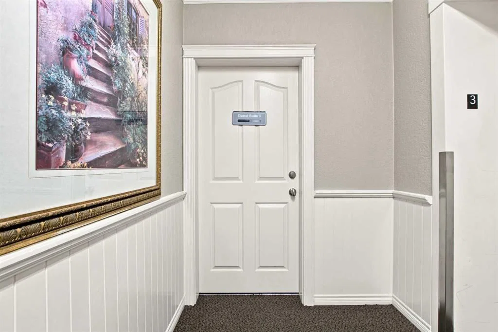 2453, 151 Country Village Road NE, Calgary — photo 4 of 36
