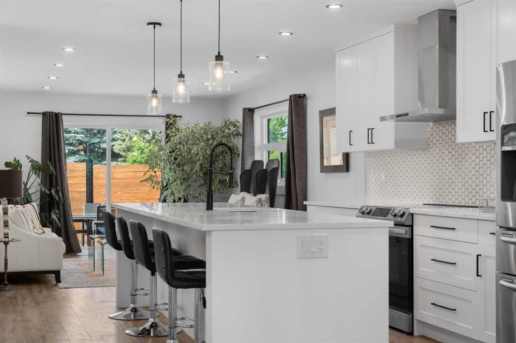 49 Sunlake Road SE, Calgary — photo 2 of 47