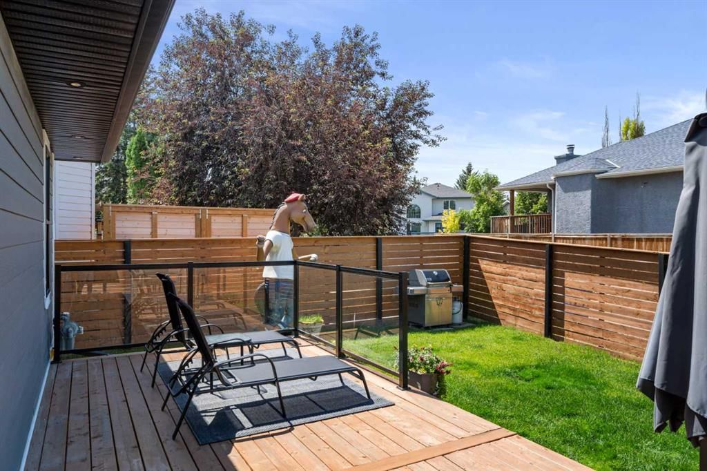 49 Sunlake Road SE, Calgary — photo 5 of 47