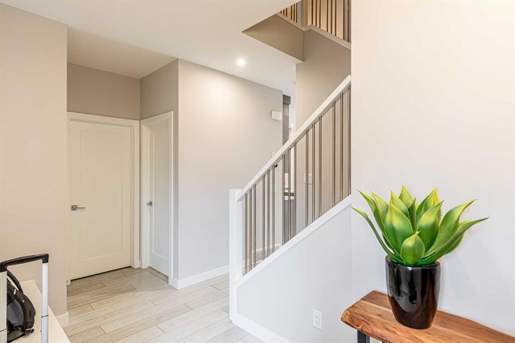 217 Crimson Ridge Place NW, Calgary — photo 4 of 36