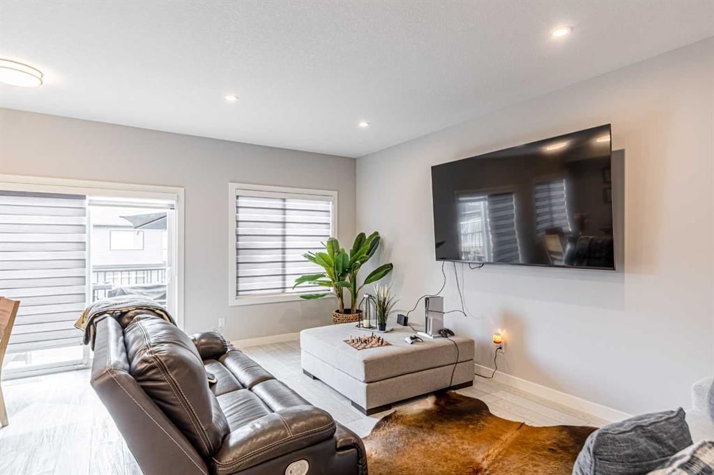 217 Crimson Ridge Place NW, Calgary — photo 5 of 36