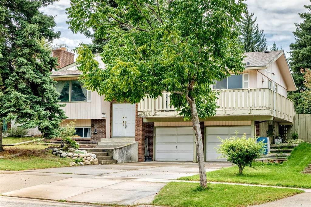 3219 Palliser Drive SW, Calgary — main listing photo