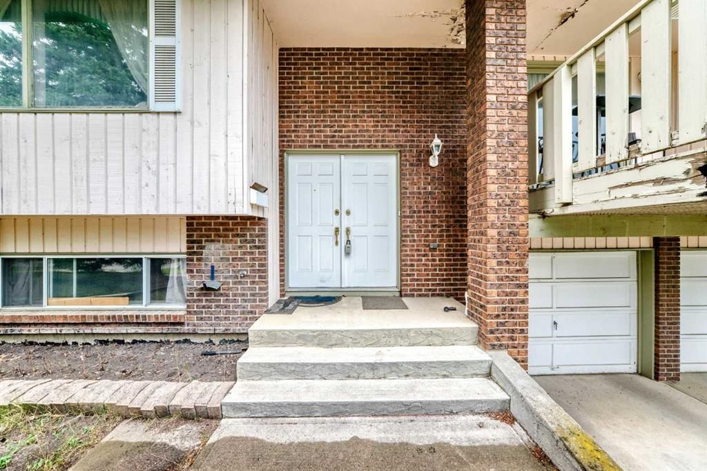 3219 Palliser Drive SW, Calgary — photo 4 of 44