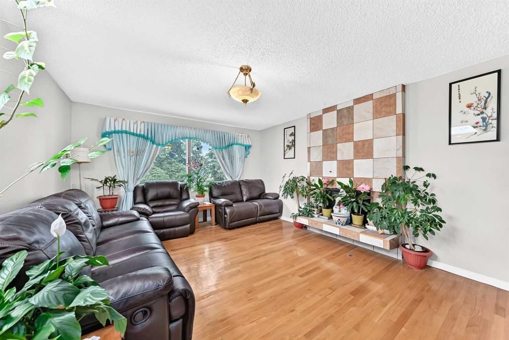 3219 Palliser Drive SW, Calgary — photo 5 of 44