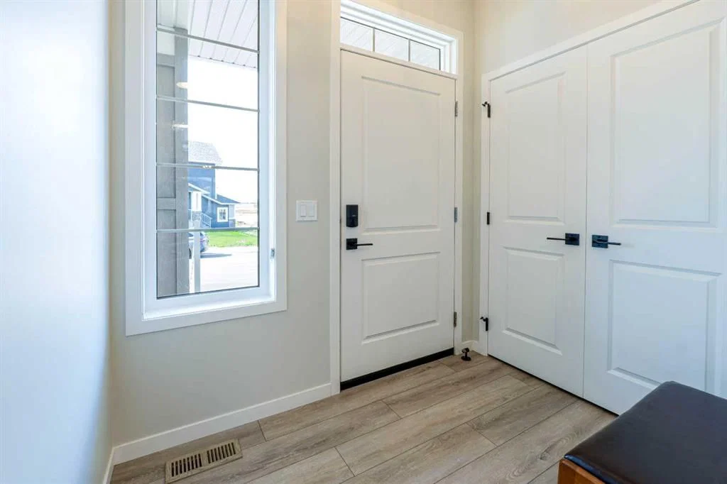 321 Ellen Park, Crossfield — photo 3 of 32