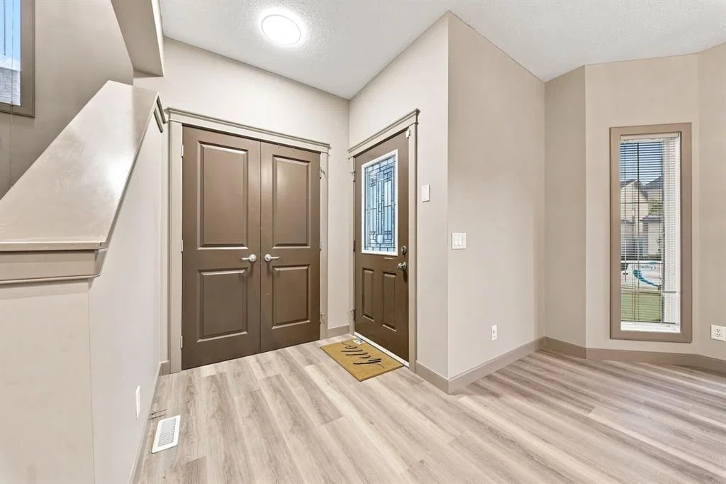 129 Saddlebrook Circle NE, Calgary — photo 3 of 43