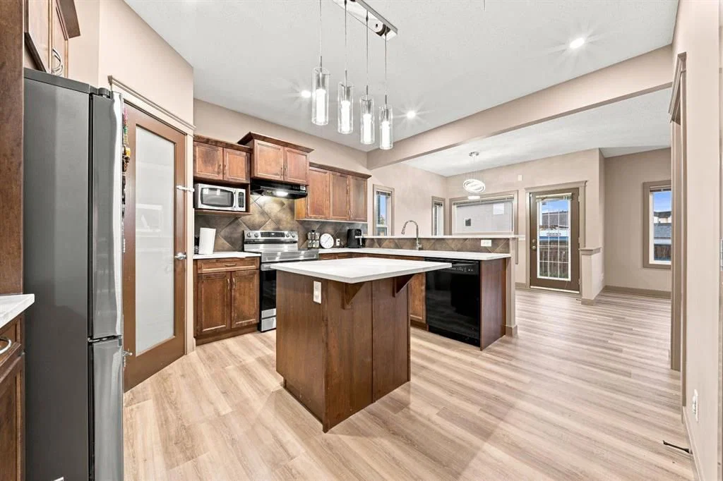 129 Saddlebrook Circle NE, Calgary — photo 5 of 43