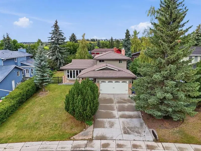 11 Edgemont Rise NW, Calgary — photo 2 of 50