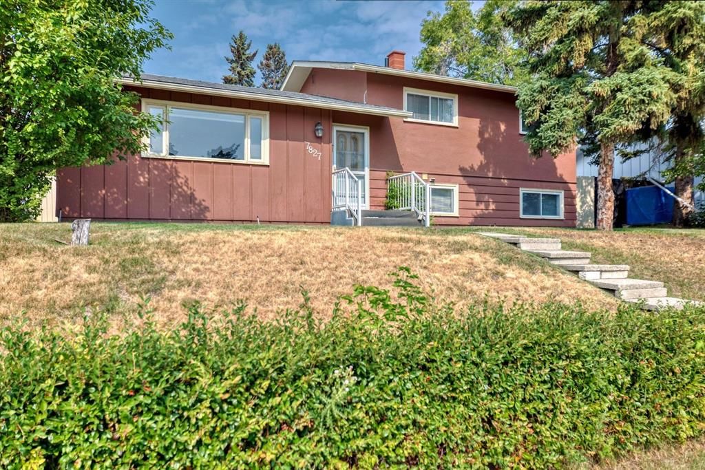 7827 Fairmount Drive SE, Calgary — main listing photo