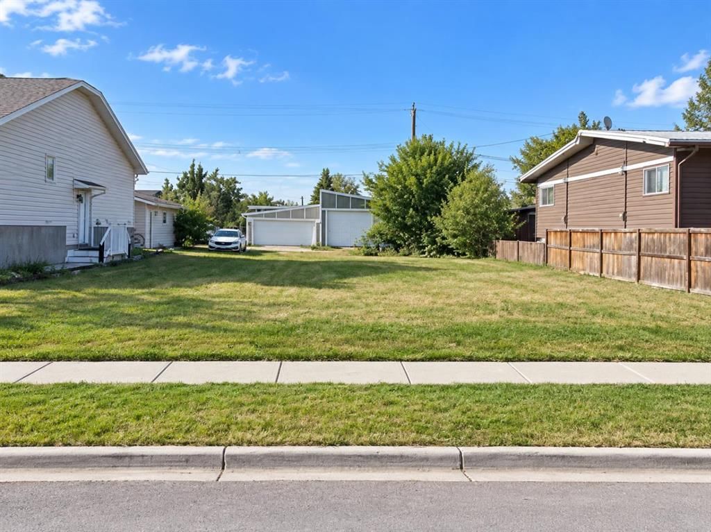 134 8 Avenue SE, High River — photo 5 of 5