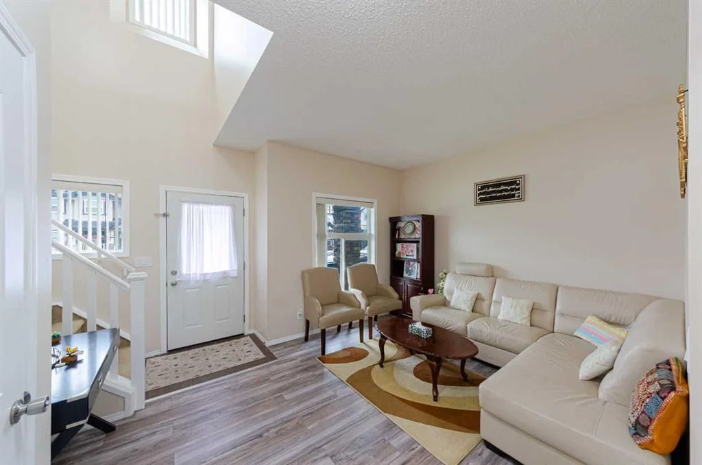 55 Skyview Springs Rise NE, Calgary — photo 4 of 37