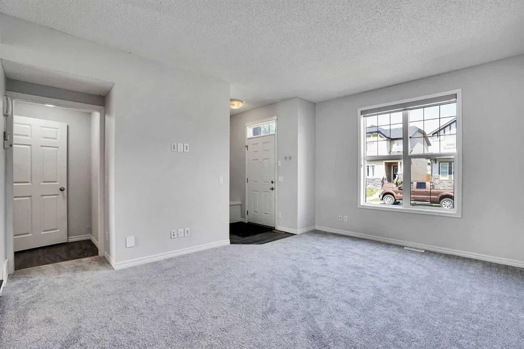 173 Skyview Springs Crescent NE, Calgary — photo 4 of 50