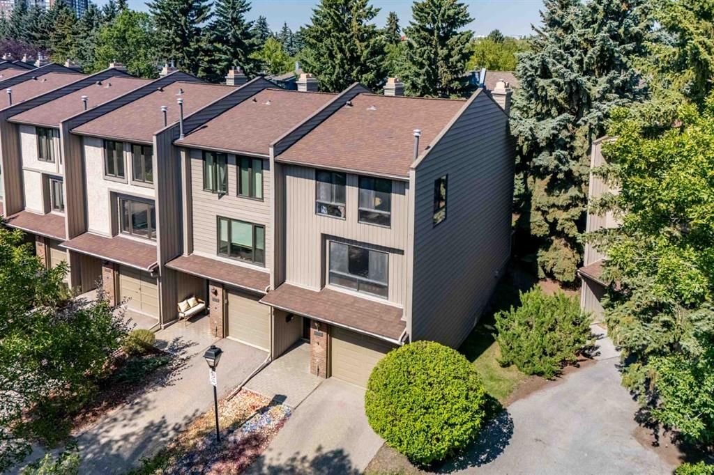 22 Point Mckay Court NW, Calgary — main listing photo