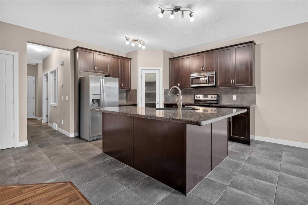 129 Everhollow Rise SW, Calgary — photo 3 of 43