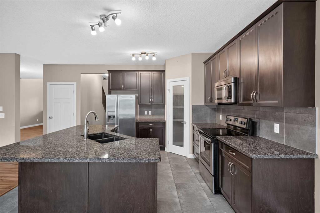129 Everhollow Rise SW, Calgary — photo 5 of 43