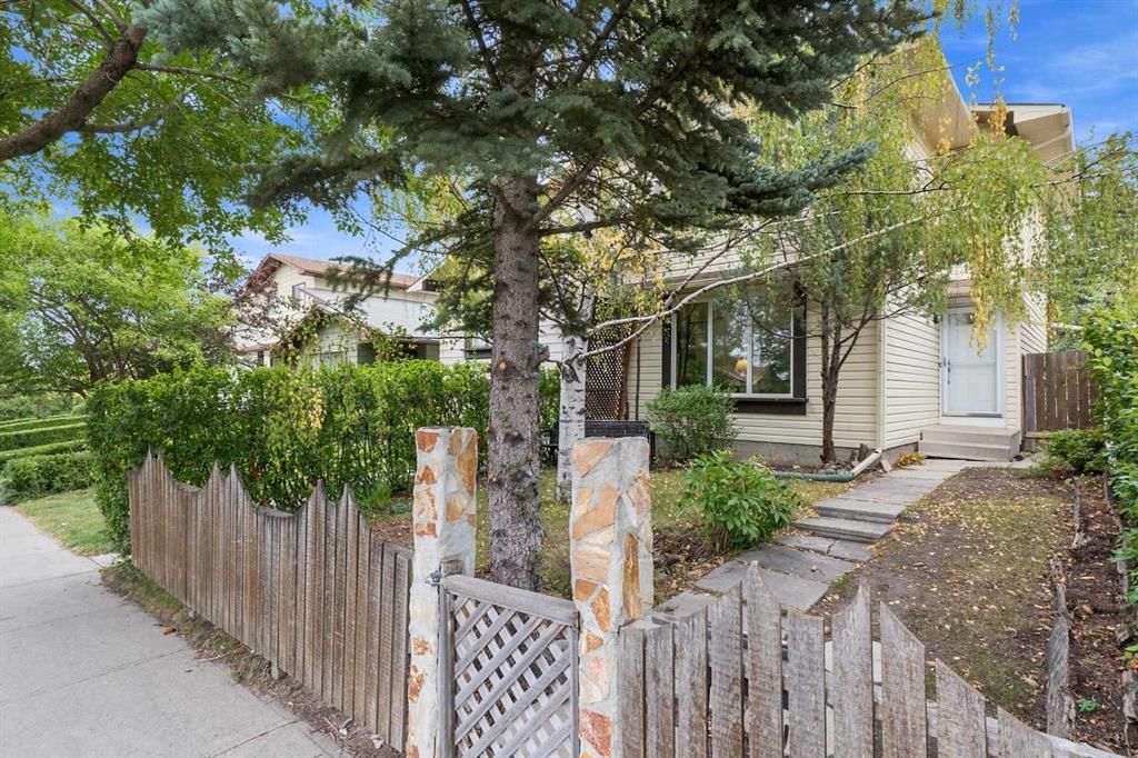 30 Bermuda Drive NW, Calgary — main listing photo