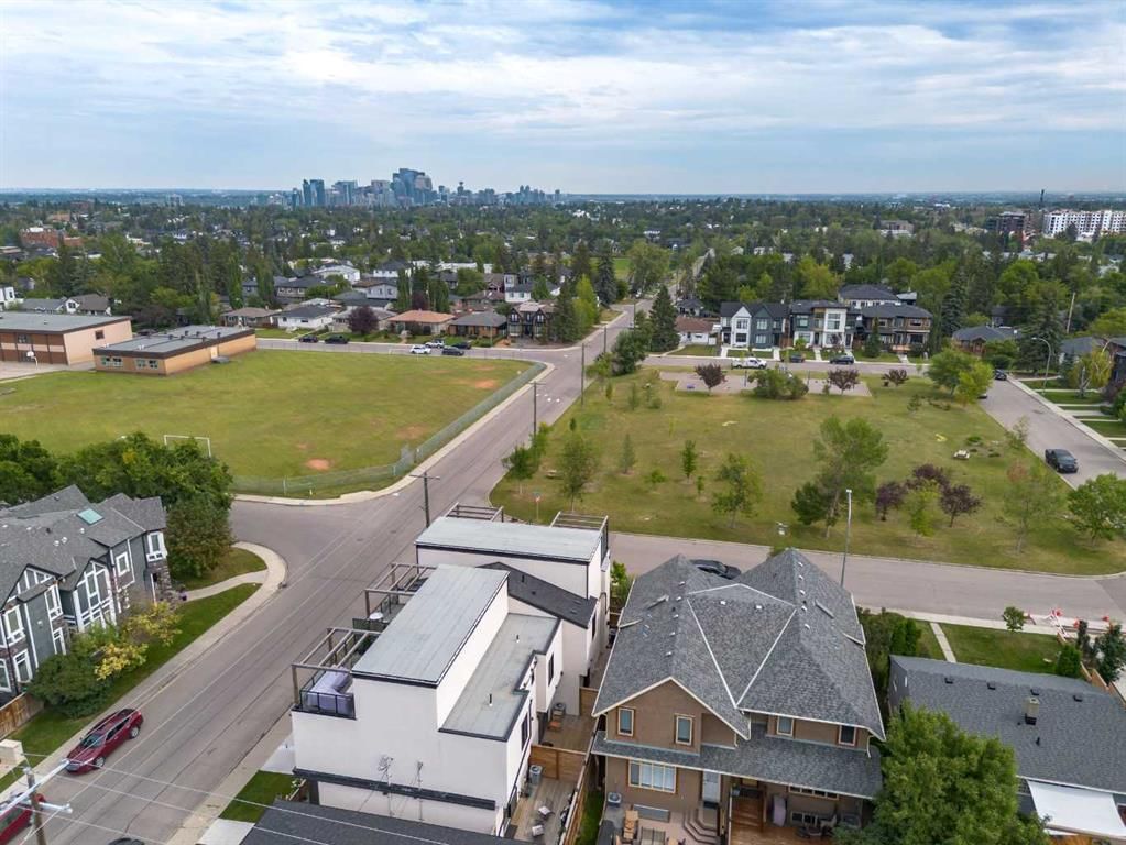 3105 Kildare Crescent SW, Calgary — photo 3 of 43