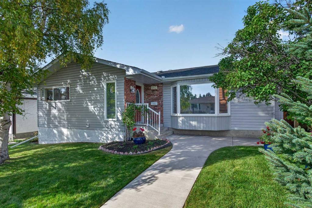 187 Silver Brook Road NW, Calgary — main listing photo