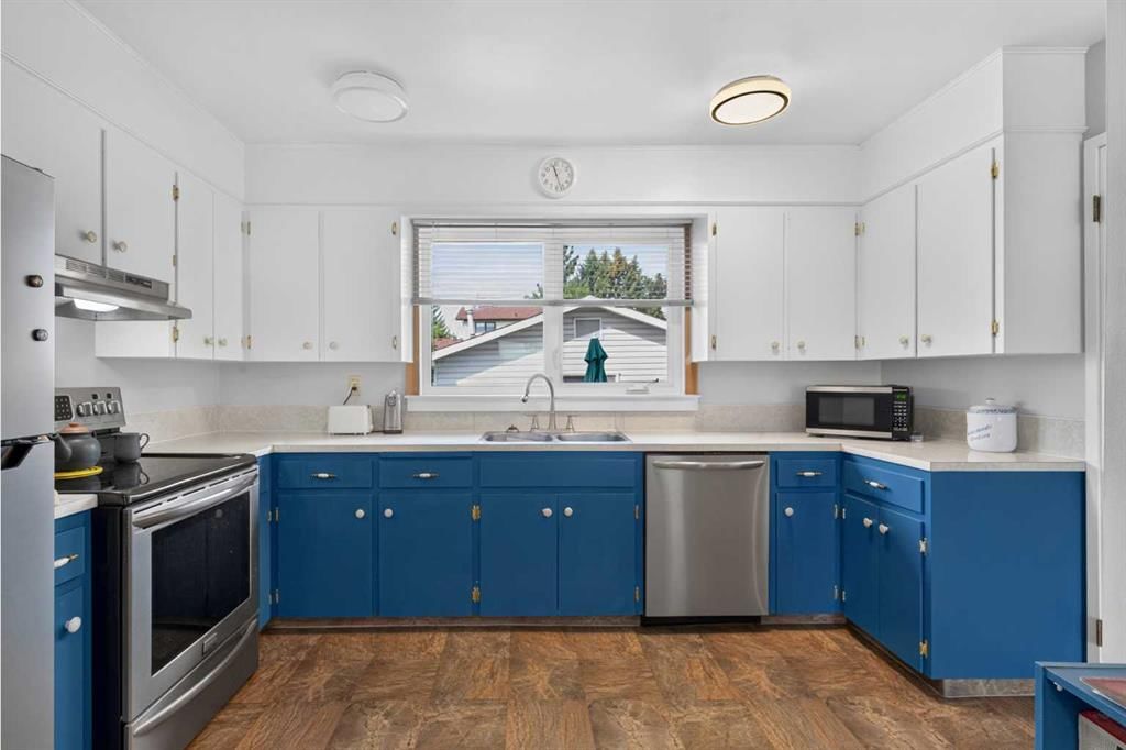 187 Silver Brook Road NW, Calgary — photo 3 of 50