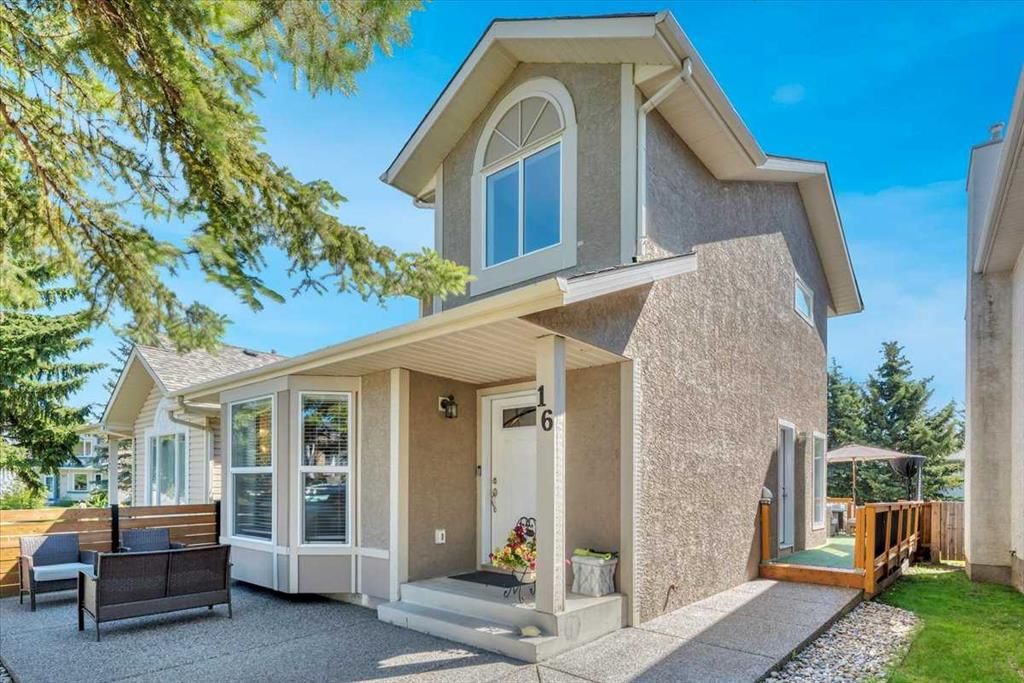 16 Millrise Crescent SW, Calgary — photo 3 of 45