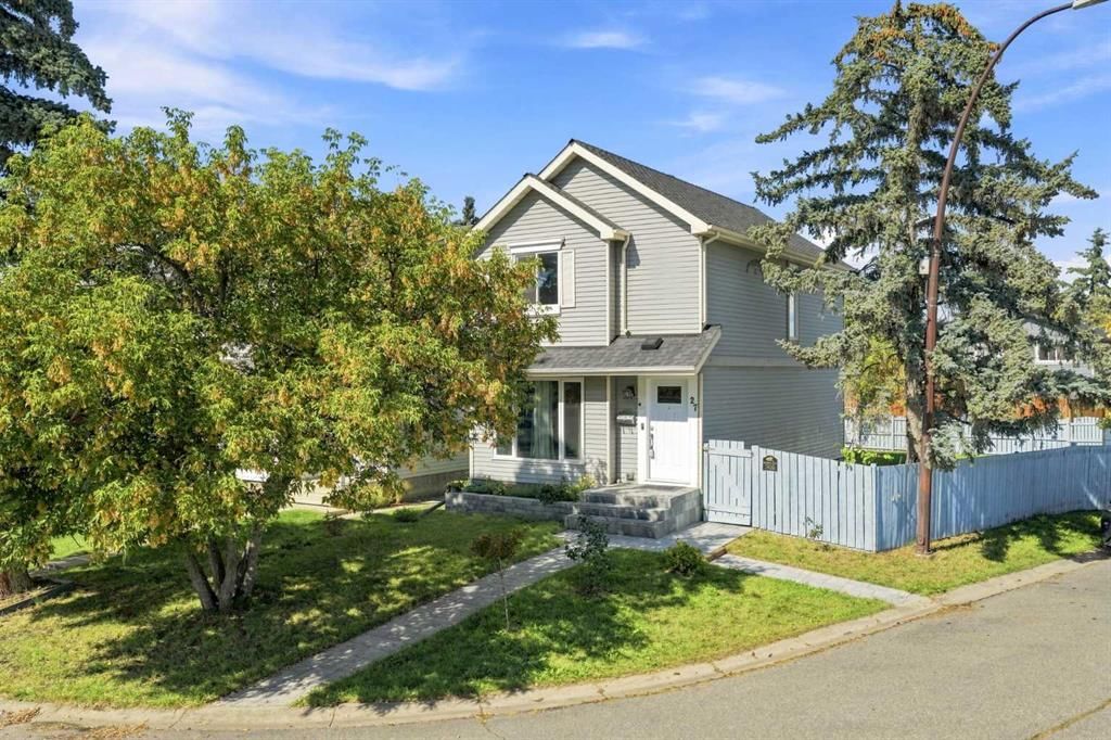 27 Erin Grove Close SE, Calgary — main listing photo