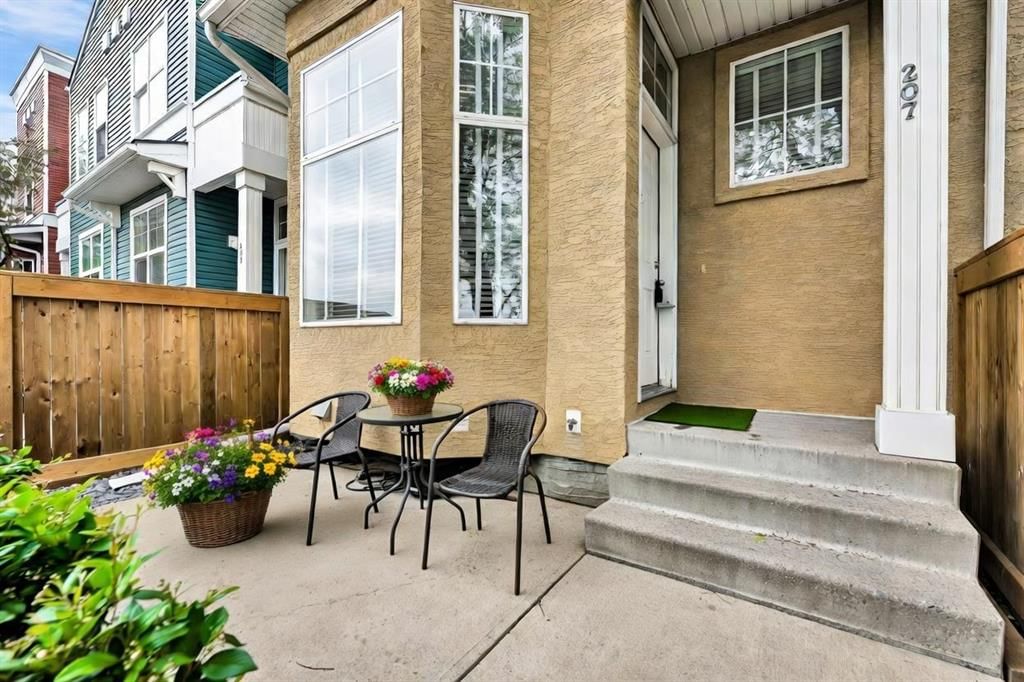207 Mckenzie Towne Gate SE, Calgary — photo 4 of 39