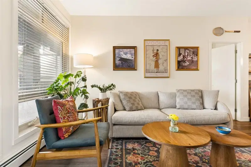 118, 823 5 Avenue NW, Calgary — main listing photo