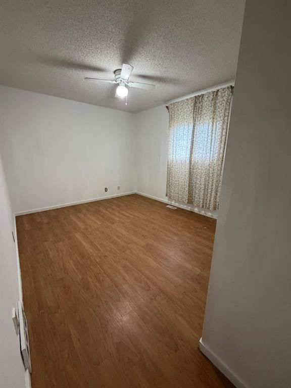 1805 OLYMPIA Drive SE, Calgary — photo 4 of 14