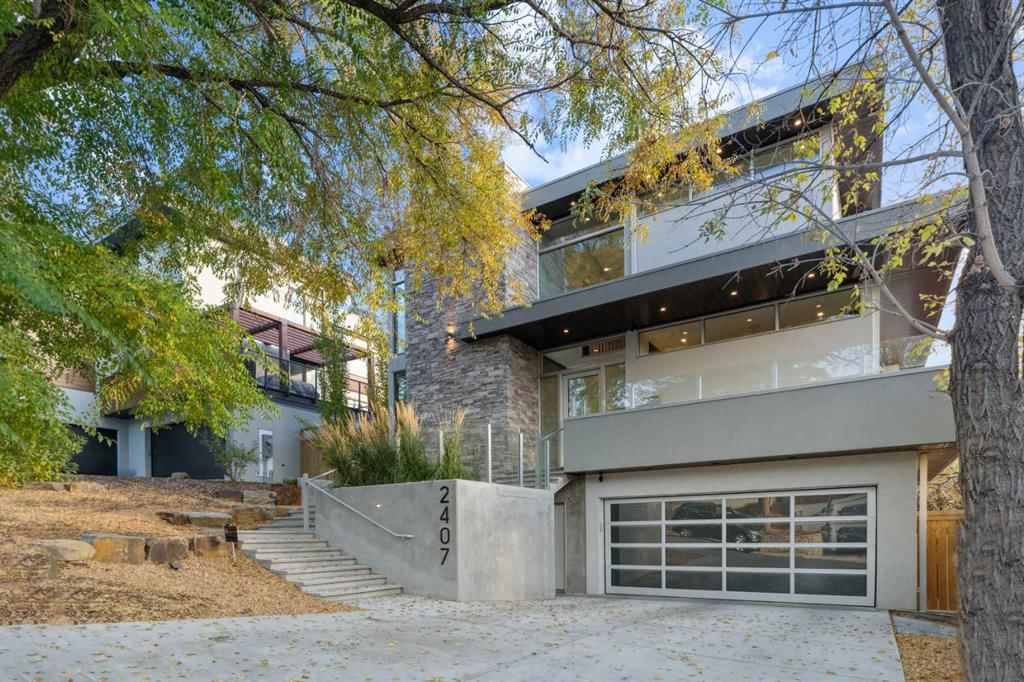 2407 13 Avenue NW, Calgary — photo 2 of 46