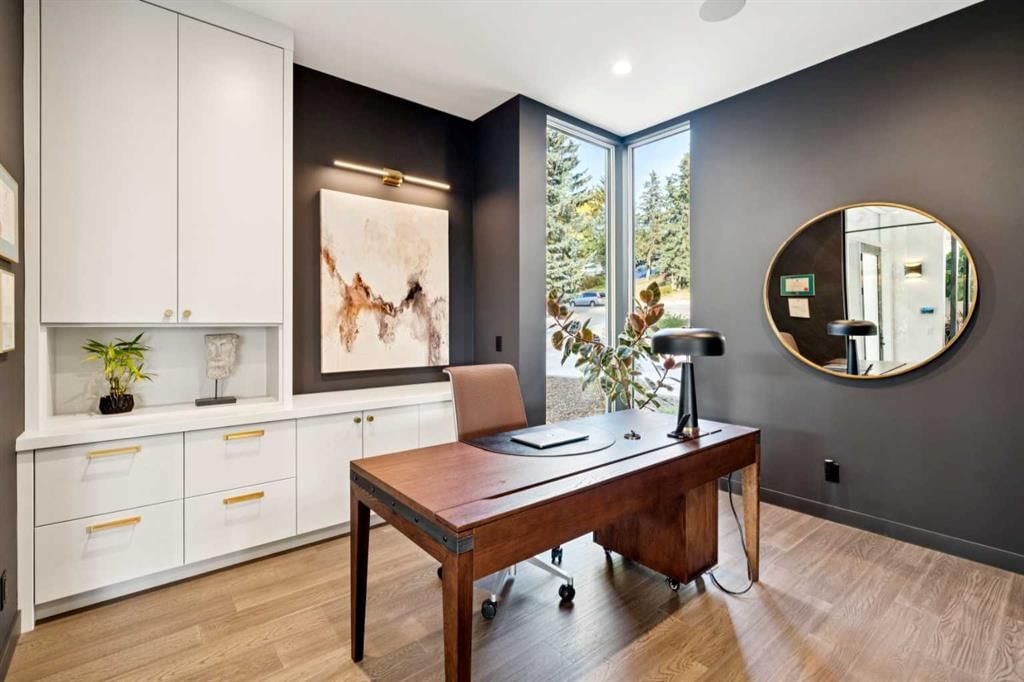 2407 13 Avenue NW, Calgary — photo 4 of 46