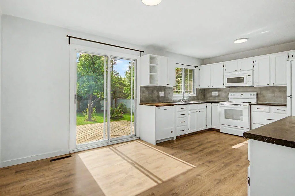 2015 Palliser Drive SW, Calgary — photo 5 of 34