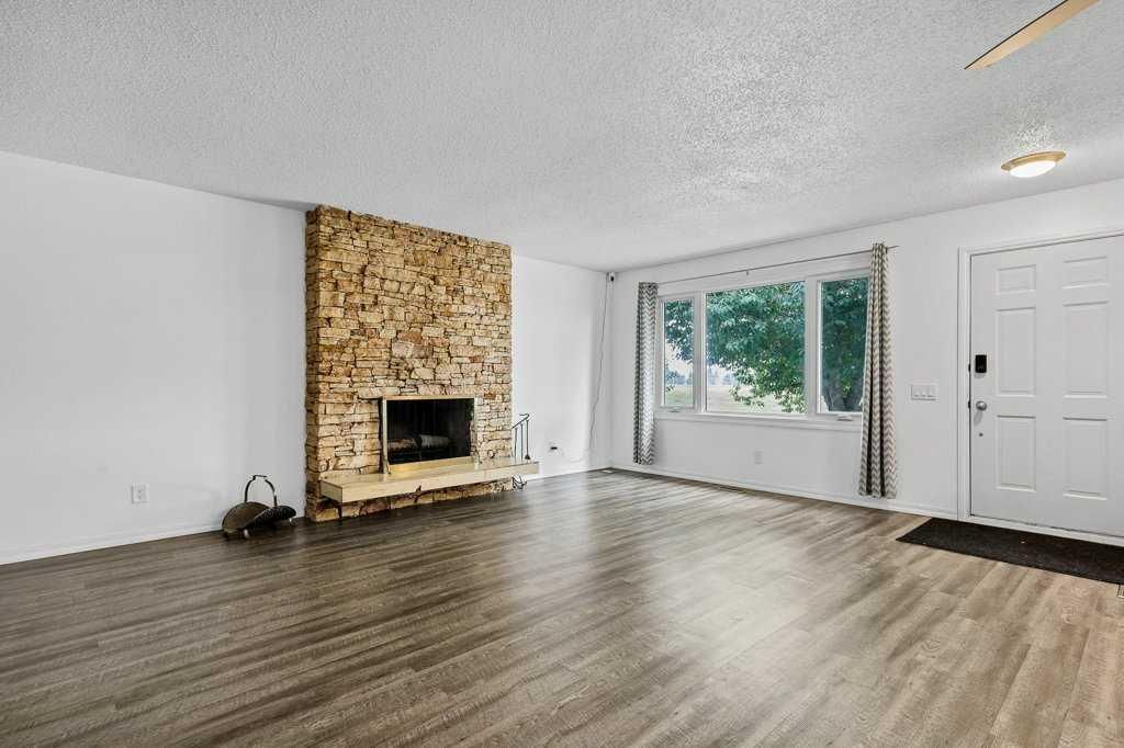 844 Rundlecairn Way NE, Calgary — photo 5 of 33
