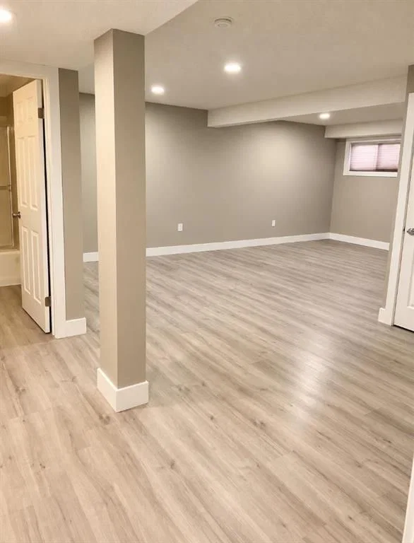 27 Castlebrook Court NE, Calgary — photo 5 of 10