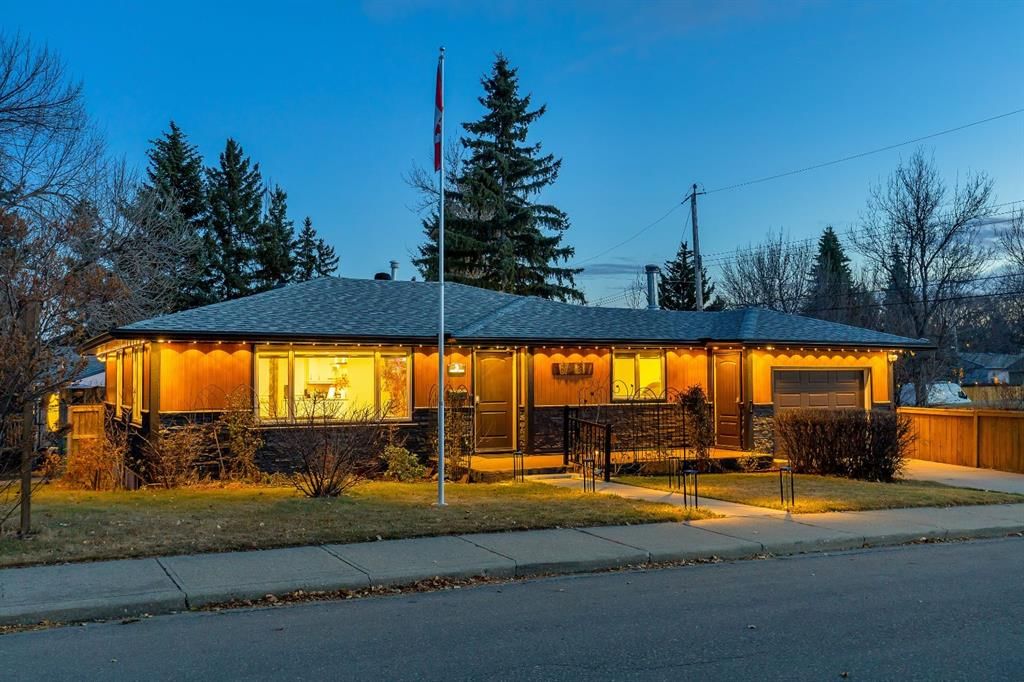 3 Cardiff Drive NW, Calgary — main listing photo
