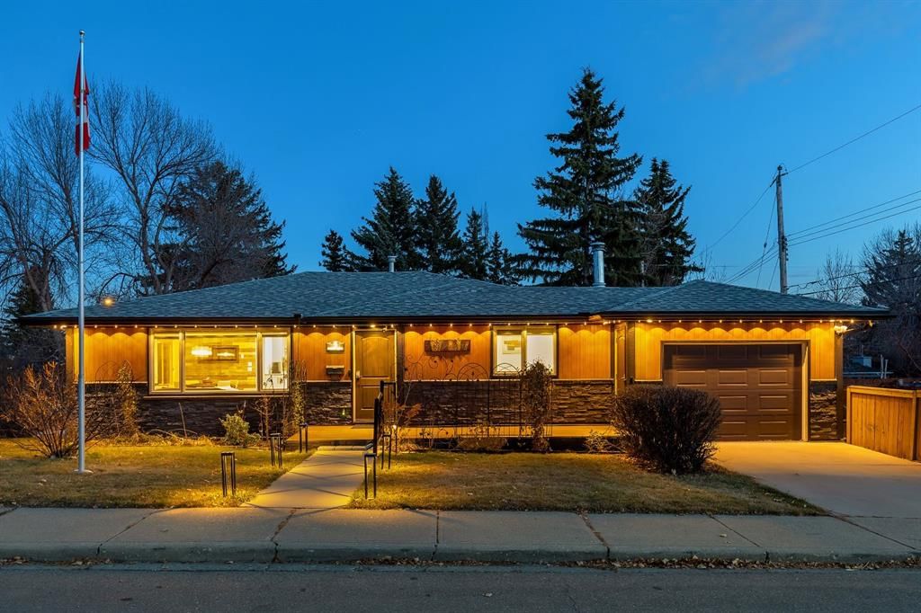 3 Cardiff Drive NW, Calgary — photo 2 of 50