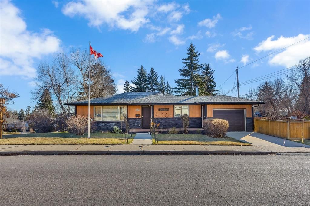 3 Cardiff Drive NW, Calgary — photo 3 of 50