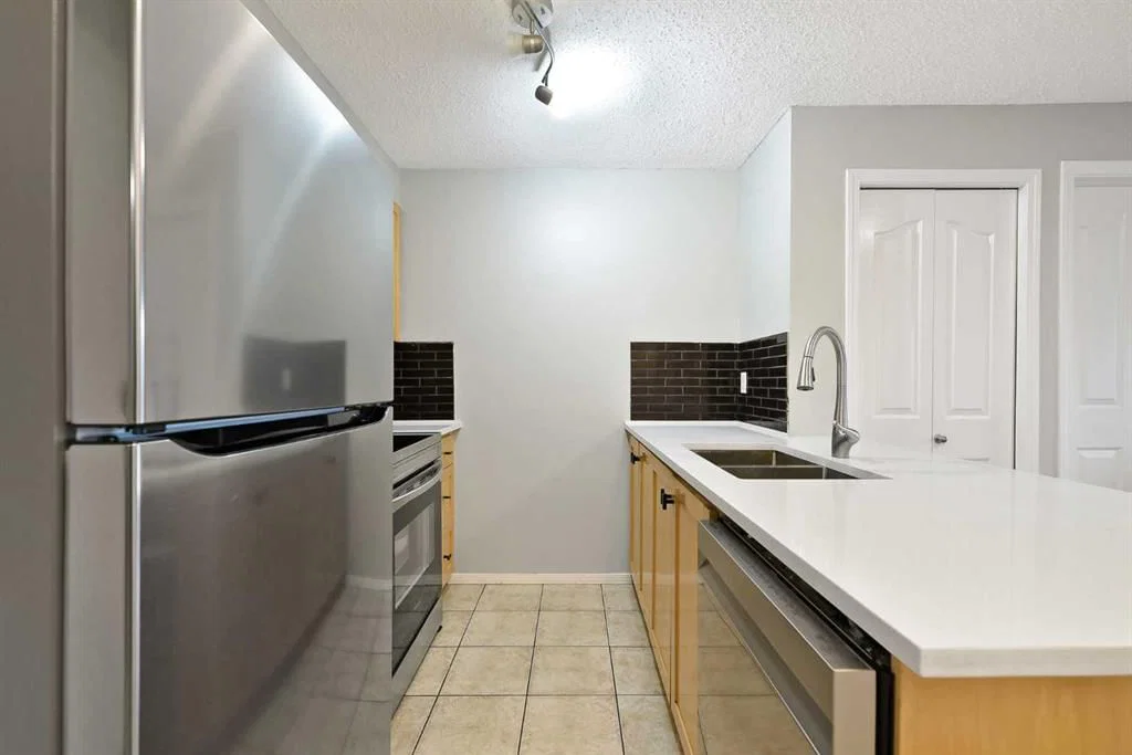 4313, 60 Panatella Street NW, Calgary — photo 5 of 39