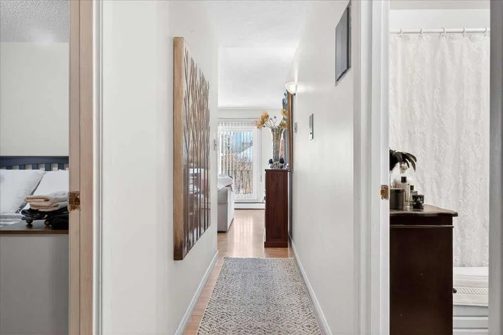 5, 916 3 Avenue NW, Calgary — photo 4 of 25