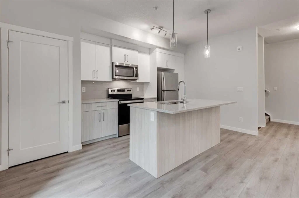 615, 400 Belmont Street SW, Calgary — photo 4 of 34