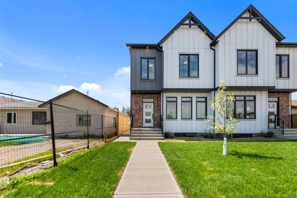 4649 79 Street NW, Calgary — photo 3 of 48