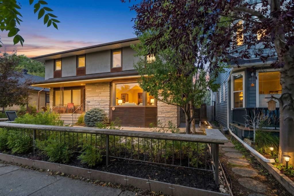 1732 Broadview Road NW, Calgary — photo 2 of 37