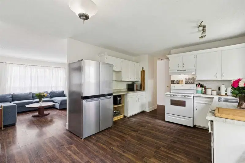 2007 Olympia Drive SE, Calgary — photo 5 of 17
