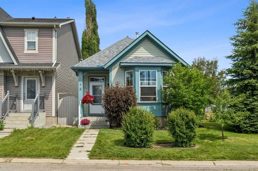 2046 New Brighton Gardens SE, Calgary — main listing photo