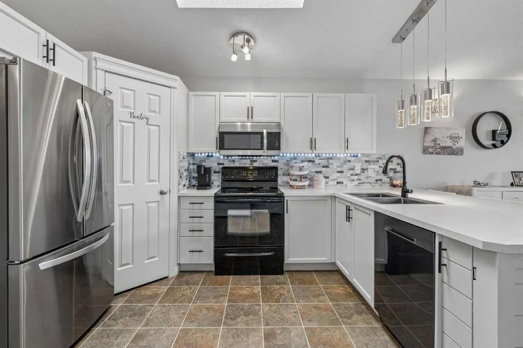 2046 New Brighton Gardens SE, Calgary — photo 4 of 21