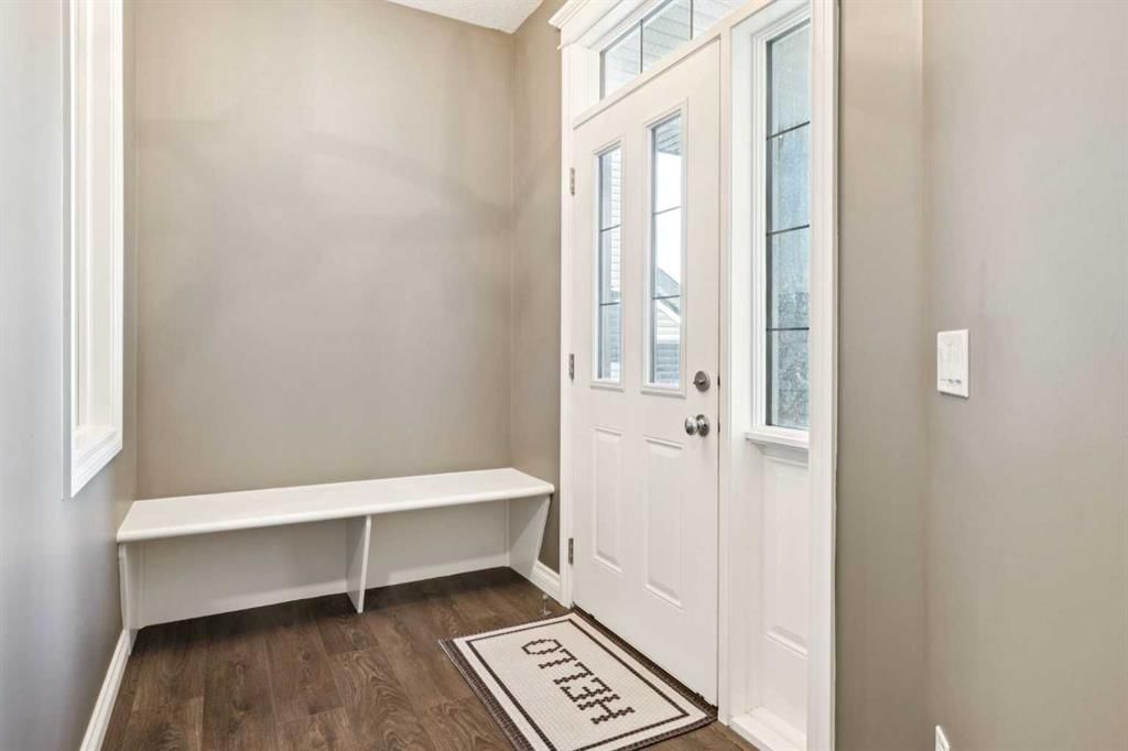 383 Evansglen Drive NW, Calgary — photo 3 of 31