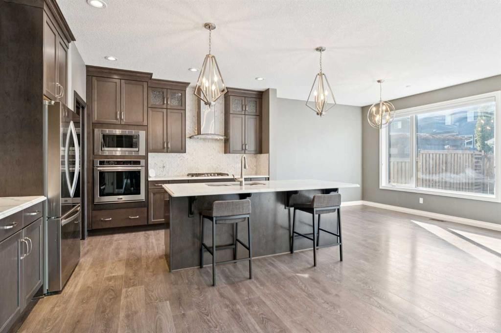 383 Evansglen Drive NW, Calgary — photo 5 of 31