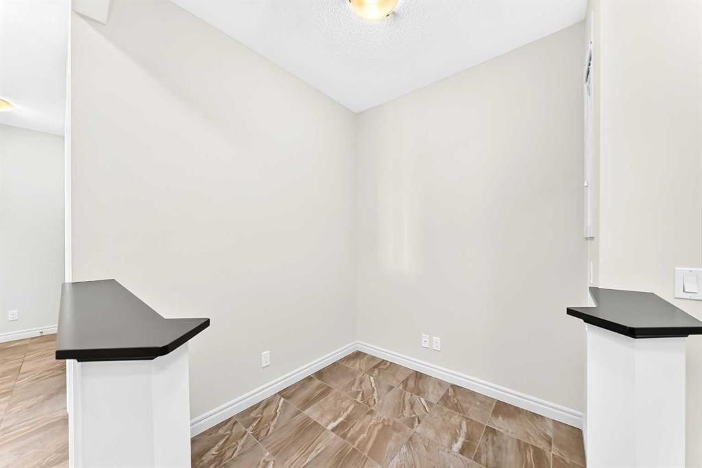52 Nolanlake Point NW, Calgary — photo 3 of 43