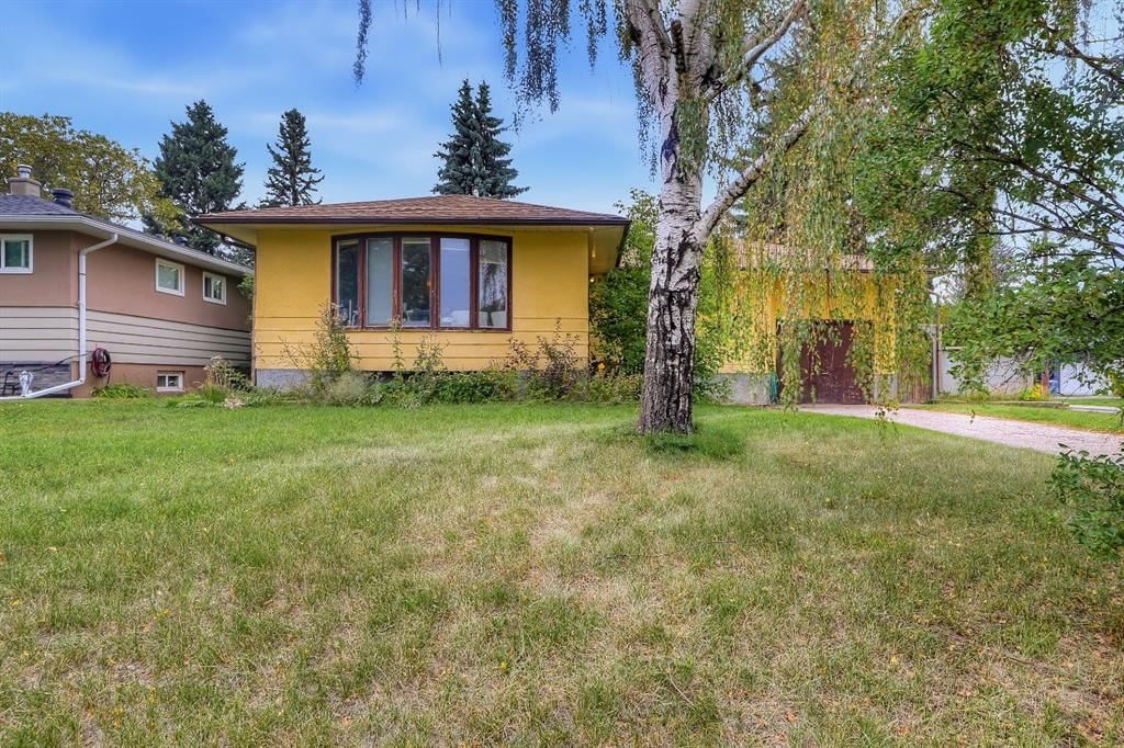 3304 36 Avenue SW, Calgary — photo 2 of 7