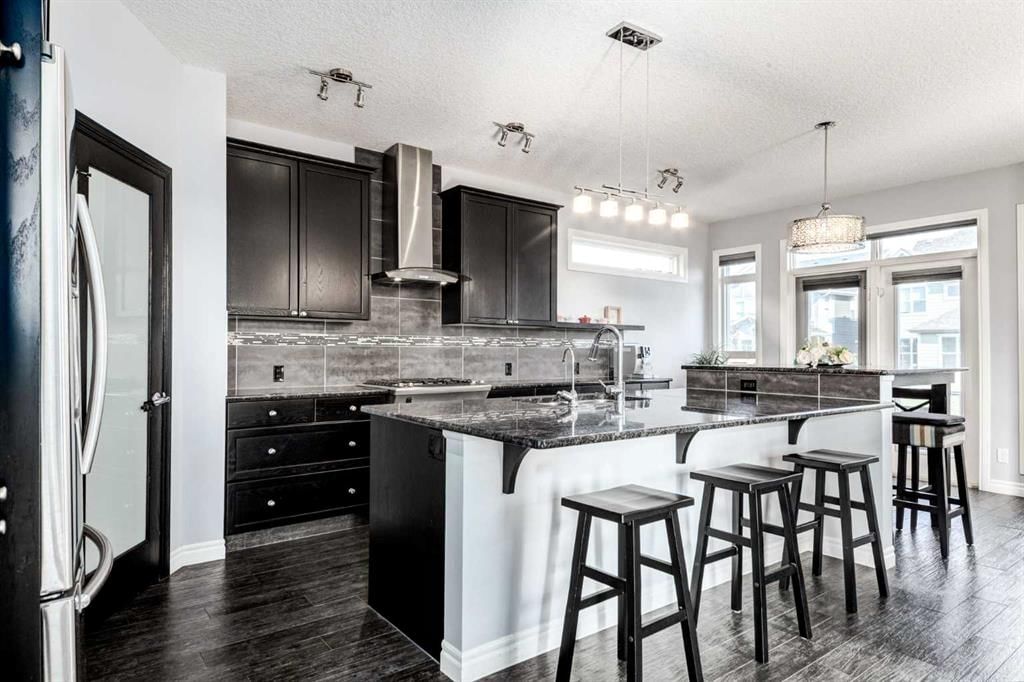 14 Marquis Heights SE, Calgary — photo 2 of 48